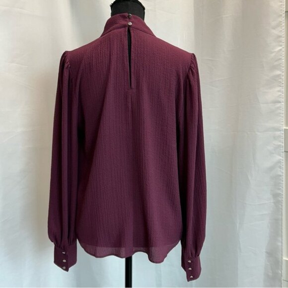RW&CO Maroon Burgundy pleated Twisted-Mockneck peephole Blouse long sleeve Sz M - Picture 3 of 11